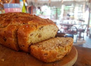 Leia mais sobre o artigo Bolo "tipo pão" salgado - mil e uma possibilidades de sabores!