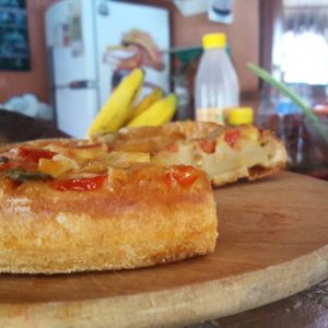 Leia mais sobre o artigo Pizza de Pão de queijo: essa pode no café da manhã!